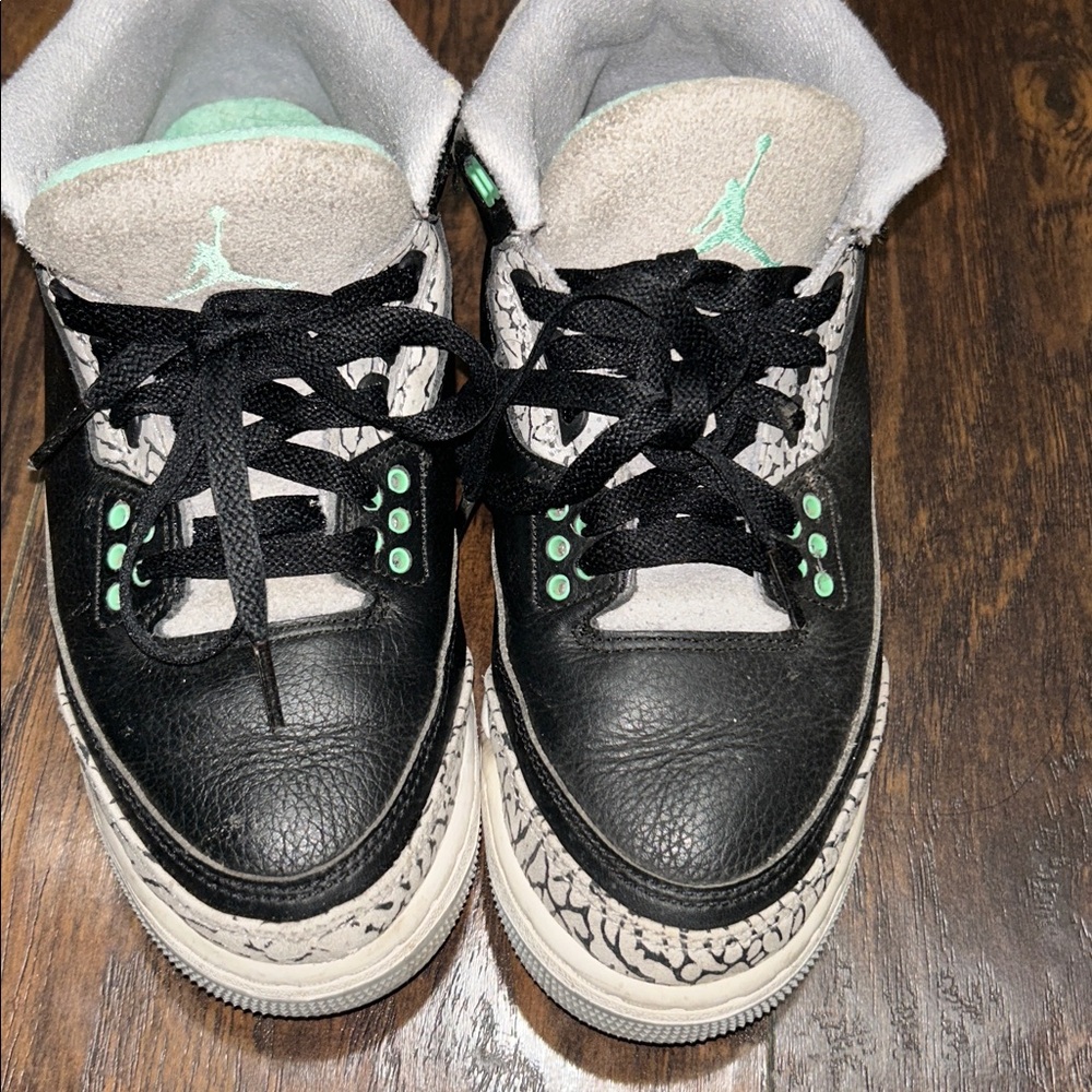 Jordan 3 Retro Shoes - Picture 6 of 9